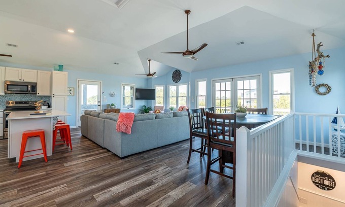 Carova Beach House | C9431 Sea Stars. Canalfront, 4X4 Area, Boat Ramp, Dock!