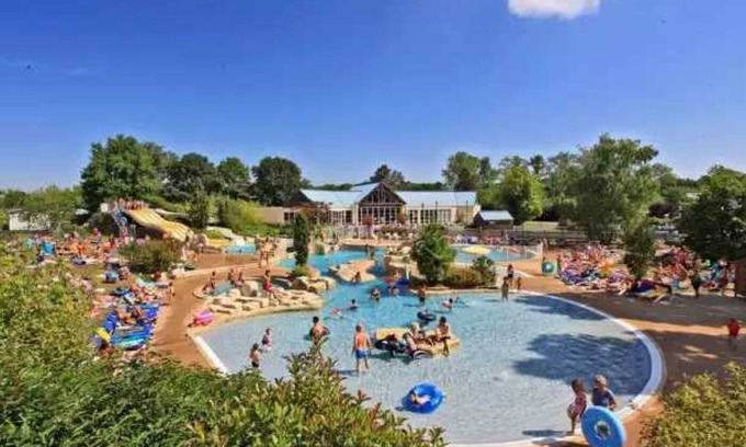 Sainte-Catherine-de-Fierbois House | Camping 5 étoiles - Parc aquatique - eebfed