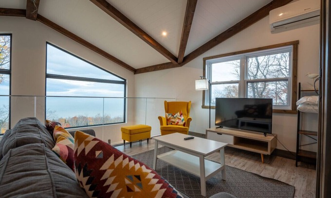 Petite-Riviere-Saint-Francois Apartment | P`tite ferme Quebec | Scenic View |Hamman| Hot Tub