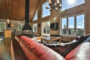 Petite-Riviere-Saint-Francois Ski Chalet | Les sommets Charlevoix in PETITE-RIVIÈRE-SAINT-FRANCOIS