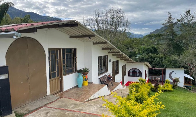 Choachi House | Cabaña Campestre Miraluna