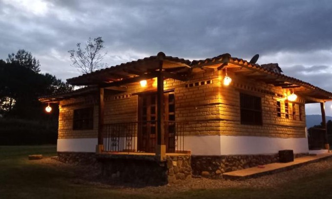 Raquira House | Cabaña De La Montaña
