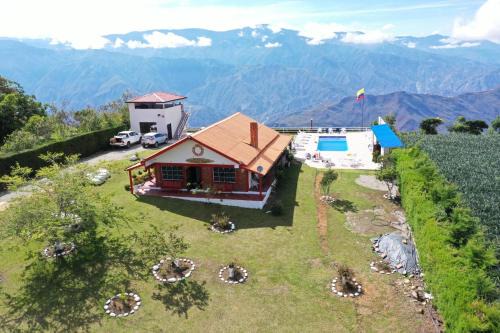 Los Santos Villa | Cabaña Villa Claudia