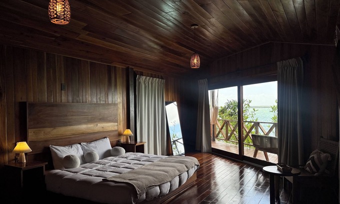 Bacalar Hotel | Cabañas María Isabel – On the Bacalar Lagoon with Private Deck & Dock