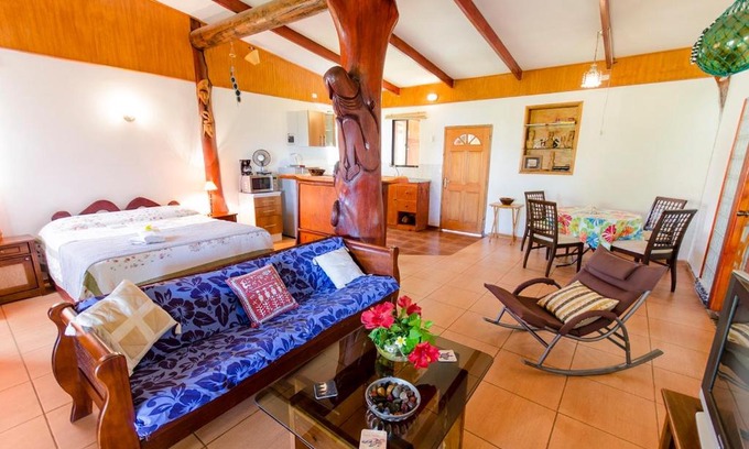 Hanga Roa House | Cabañas Moai