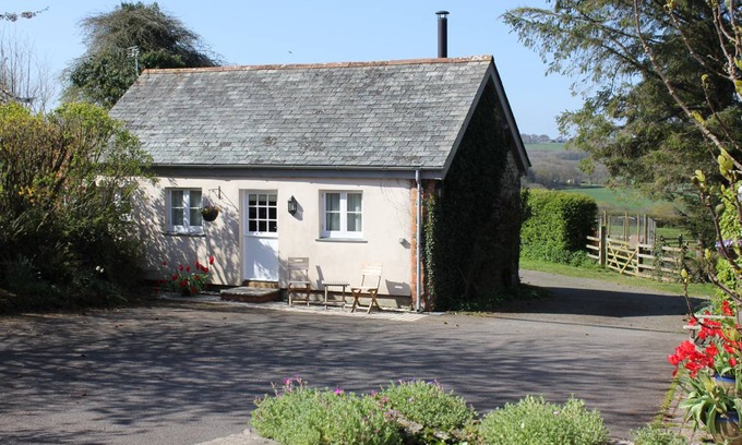 Littleham Cottage | Cabin ∙ 1 bedroom ∙ 2 guests