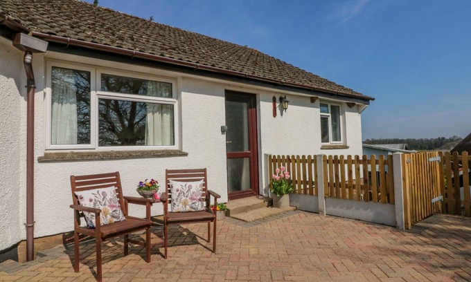 Tiverton Cottage | Cabin ∙ 1 bedroom ∙ 2 guests
