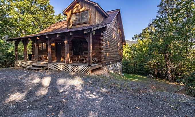 Stanardsville Cabin | Cabin #10 - Our Mountain Cabin | 4 Bed, 3 Bath