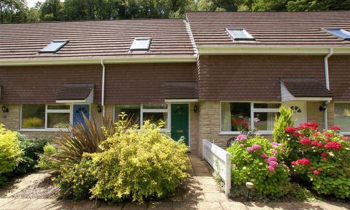 Charmouth Cottage | Cabin ∙ 2 bedrooms ∙ 4 guests