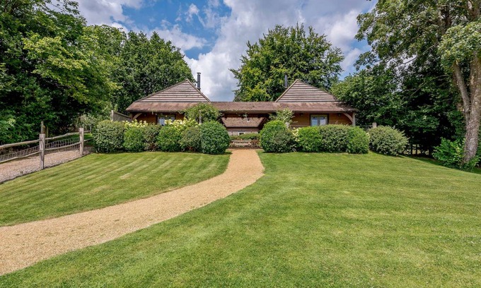 Sedlescombe Cottage | Cabin ∙ 2 bedrooms ∙ 4 guests