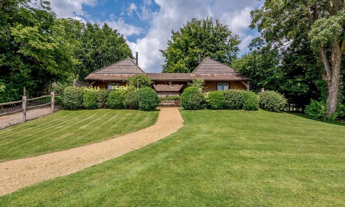Sedlescombe Cottage | Cabin ∙ 2 bedrooms ∙ 4 guests