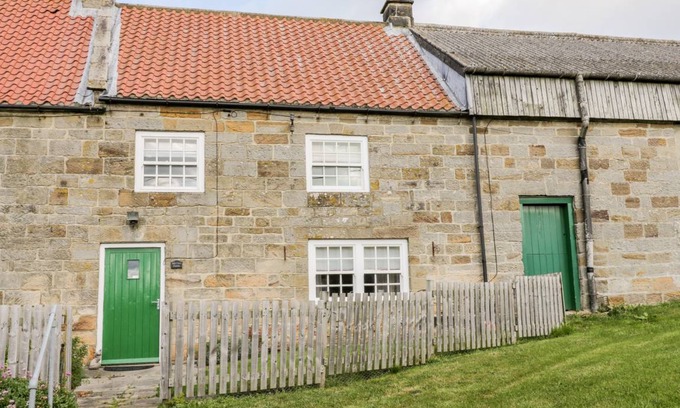 Saltburn-by-the-Sea Cottage | Cabin ∙ 2 bedrooms ∙ 3 guests