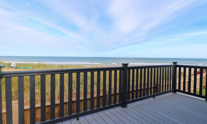 Bacton Cottage | Cabin ∙ 2 bedrooms ∙ 4 guests