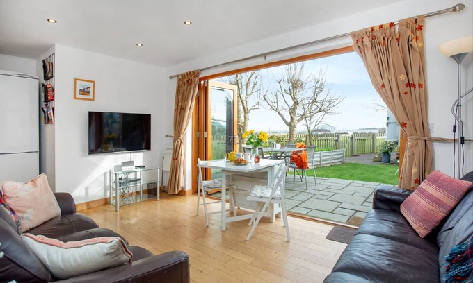 Cubert Cottage | Cabin ∙ 2 bedrooms ∙ 4 guests