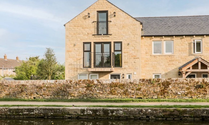 Gargrave Cottage | Cabin ∙ 2 bedrooms ∙ 4 guests