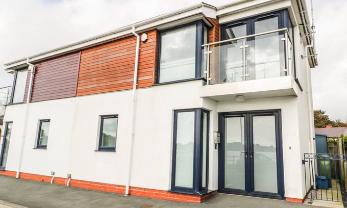 Rhyd-y-clafdy Cottage | Cabin ∙ 2 bedrooms ∙ 5 guests
