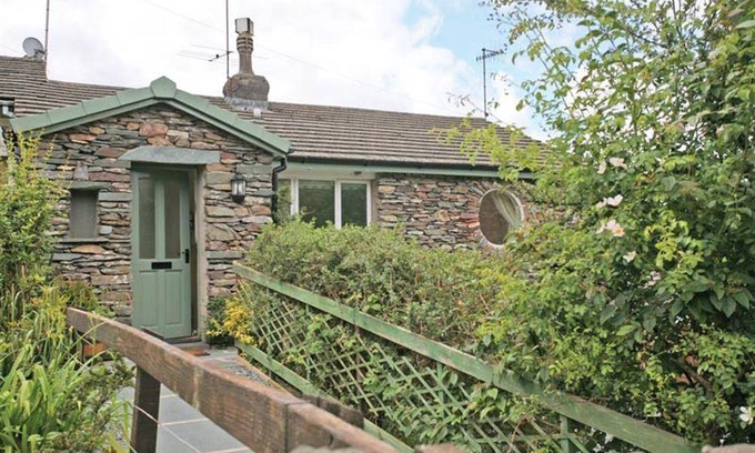 Ambleside Cottage | Cabin ∙ 2 bedrooms ∙ 4 guests