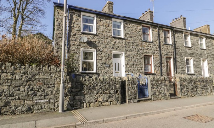 Manod Cottage | Cabin ∙ 2 bedrooms ∙ 4 guests
