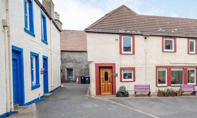 Eyemouth Cottage | Cabin ∙ 3 bedrooms ∙ 5 guests
