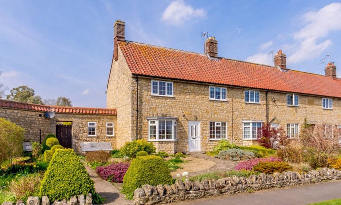 Helmsley Cottage | Cabin ∙ 3 bedrooms ∙ 5 guests