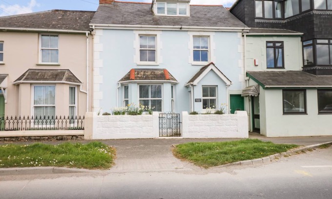 Instow Cottage | Cabin ∙ 3 bedrooms ∙ 6 guests