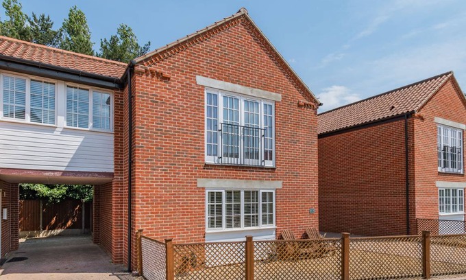 Stalham Cottage | Cabin ∙ 3 bedrooms ∙ 6 guests