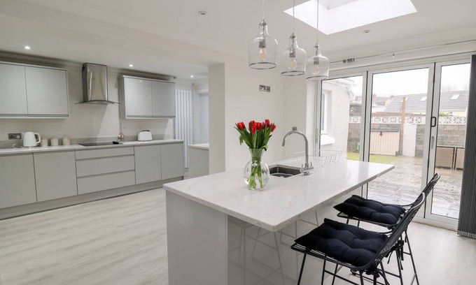 Burry Port Cottage | Cabin ∙ 3 bedrooms ∙ 5 guests