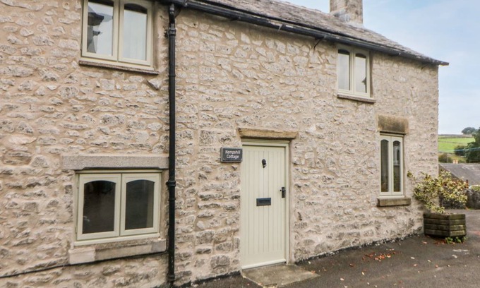 Tideswell Cottage | Cabin ∙ 3 bedrooms ∙ 6 guests