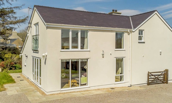 Edern Cottage | Cabin ∙ 4 bedrooms ∙ 7 guests