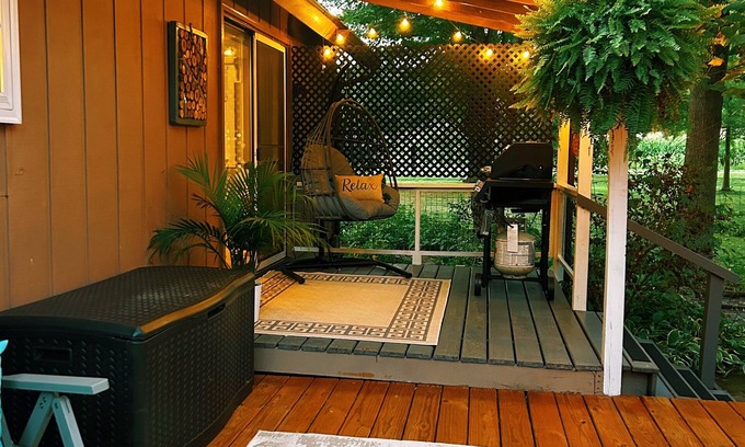 Bellville Cabin | Cabin By The Creek nestled on 3 acres with a hot tub in welcoming Bellville