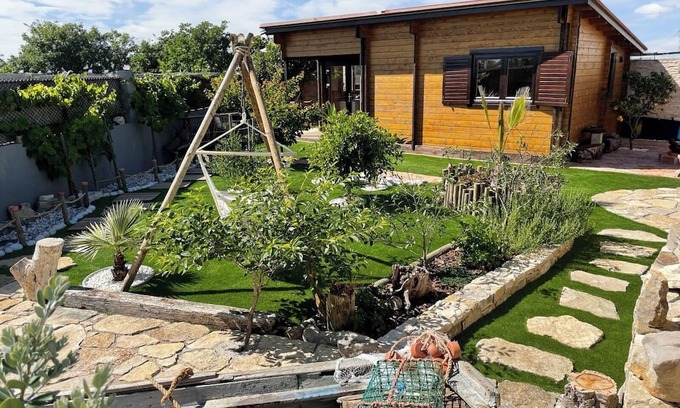 Peniche de Cima Cabin | Cabin 'Casa Em Madeira Com Jardim Privado' with Private Terrace, Private Garden and Wi-Fi