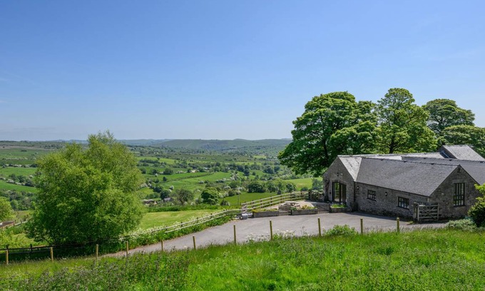 Longnor Cottage | Cabin ∙ 4 bedrooms ∙ 8 guests