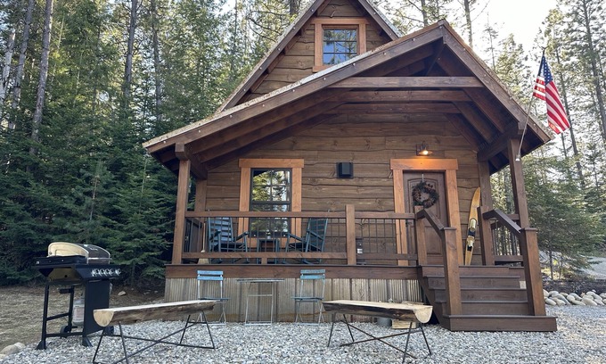 Sandpoint Cabin | Cabin in the Meadow