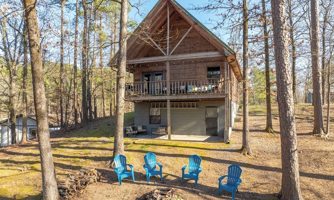 Jones Mills House | Cabin on the Cove overlooking Lake Catherine