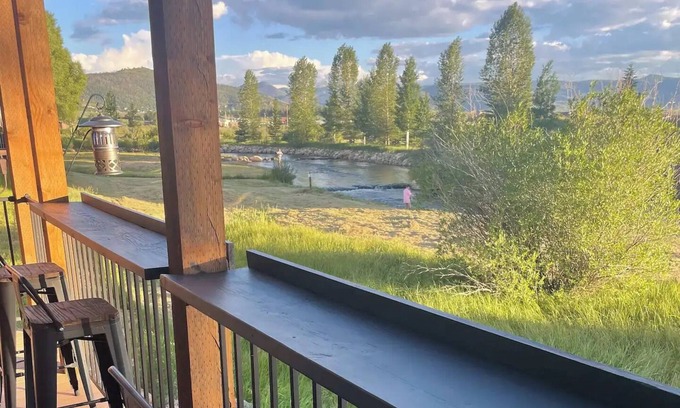 Granby Cabin | Cabin on the River-FISHING/Close to RMNP!