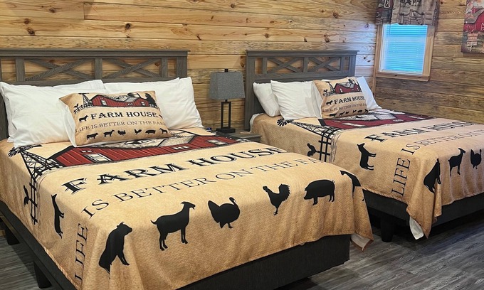 Paige Cabin | Cabin Unit 4 of 6 with AC and WiFi in serene Paige