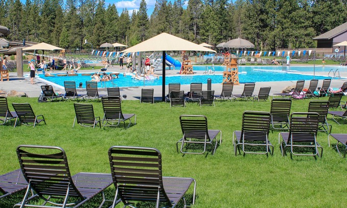 Sunriver House | Cabin with fireplace in a great location - SHARC passes included