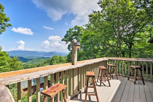 Blowing Rock House | Cabin with Hot Tub and Mountain Views Less Than 5 Mi to Boone
