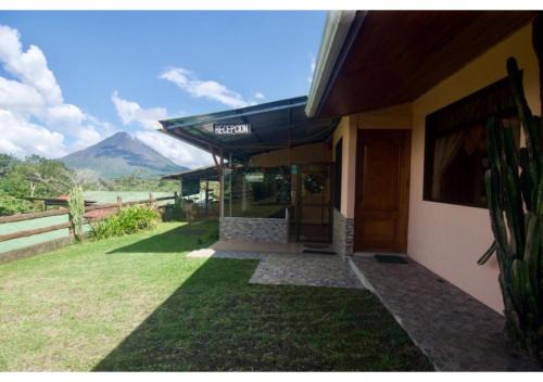 El Castillo Apartment | Cabinas Los Tucanes Private Room #4 with Volcano view