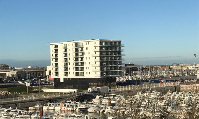Boulogne-Centre Apartment | Cabines du Mirador 3 - Apartment with Marina View