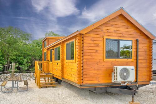 Marathon Resort | Cabins at Bonefish Bay