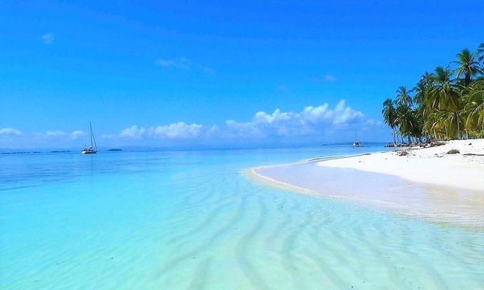 Carti Tupile Hotel | Cabins in Chichime Island