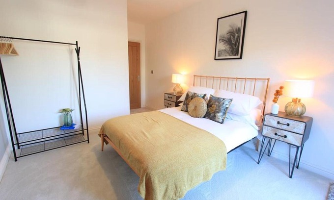 Filton House | Cabot Mews Apartment 6