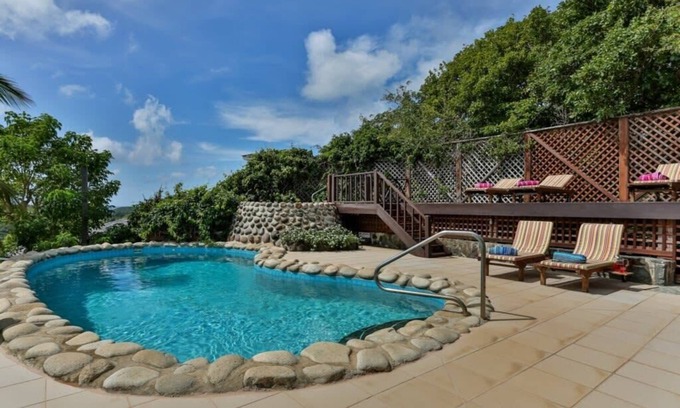 Gate Park Villa | Cadasse 1BR in Windward Hills by Personal Villas - Pool Deck, Wonderful Gardens