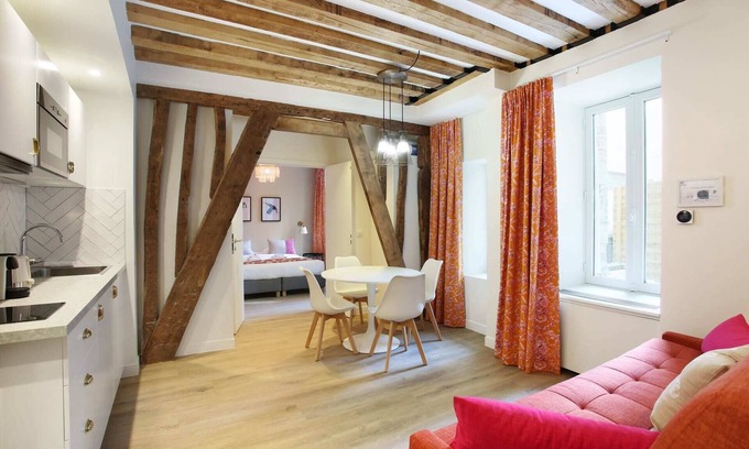 Quartier du Faubourg-Montmartre Apartment | Cadet 105 - One Bedroom Apartment, Sleeps 4