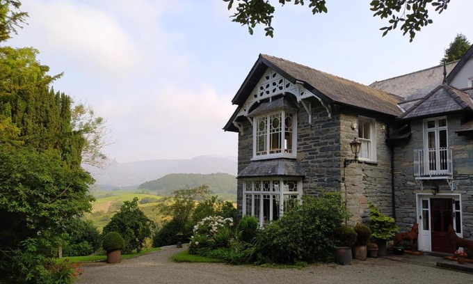 Manod House | Cae'r Blaidd Country House