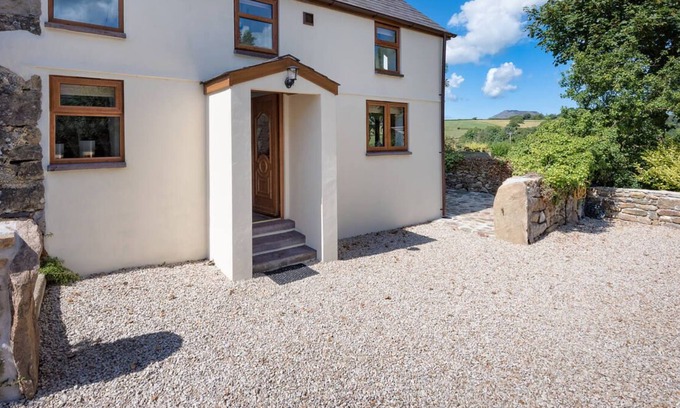 Mynytho House | Caeau Bach in the beautiful Botwnnog