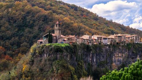 Castellfollit de la Roca Bed & Breakfast | Cala Clareta