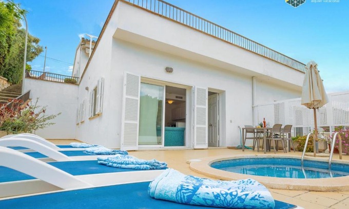 Cala Anguila-Cala Mendia Apartment | Cala Mendia Beach