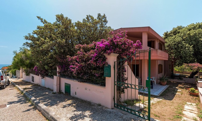 Cala Gonone Villa | Calagonone Villa with garden bbq, WiFi/AC - IUN Code: P2169